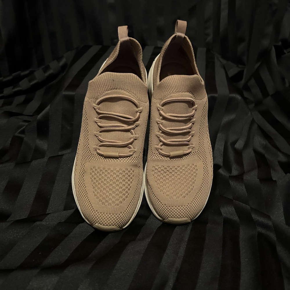 Woman’s Skechers bobs sport wedge sneakers